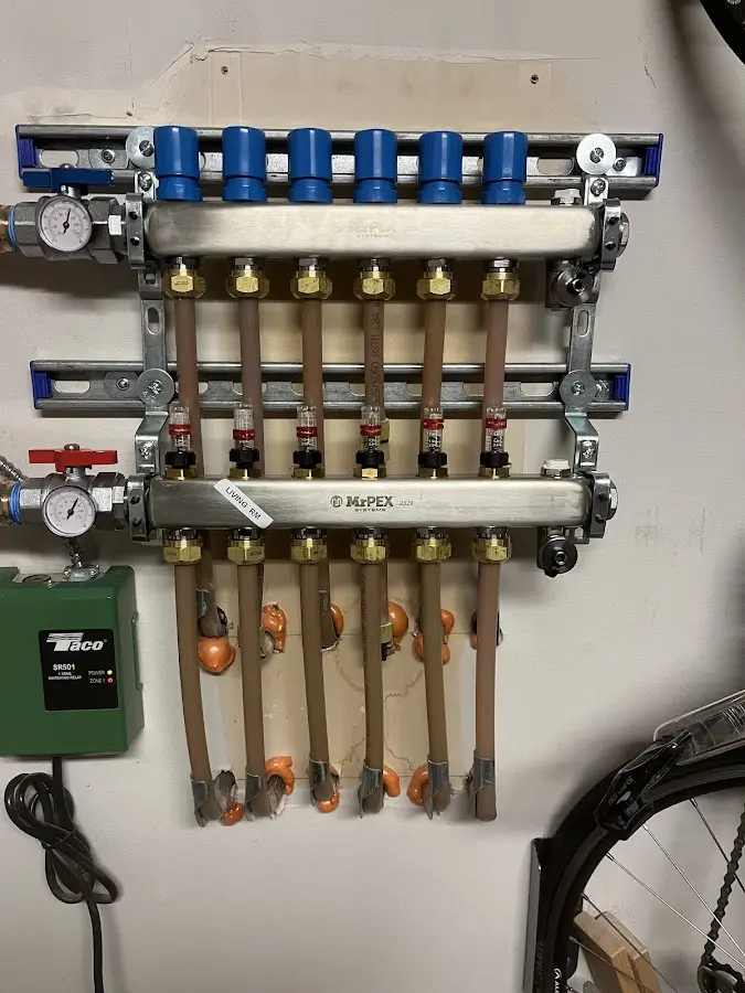 Plumber performing Leak Detection at a residential property in Socorro